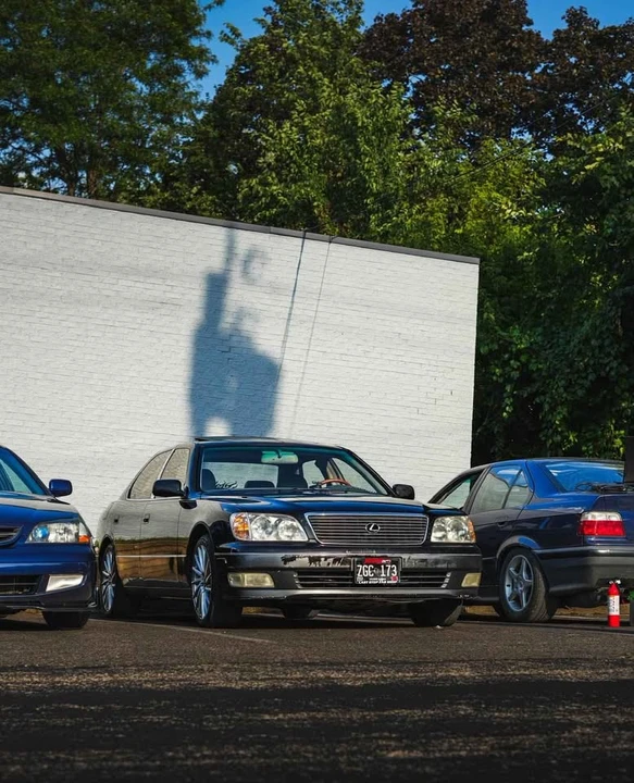 1999 Lexus LS 2nd Gen - Image 5 of 12