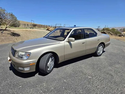 1999 Lexus LS 400 Sedan