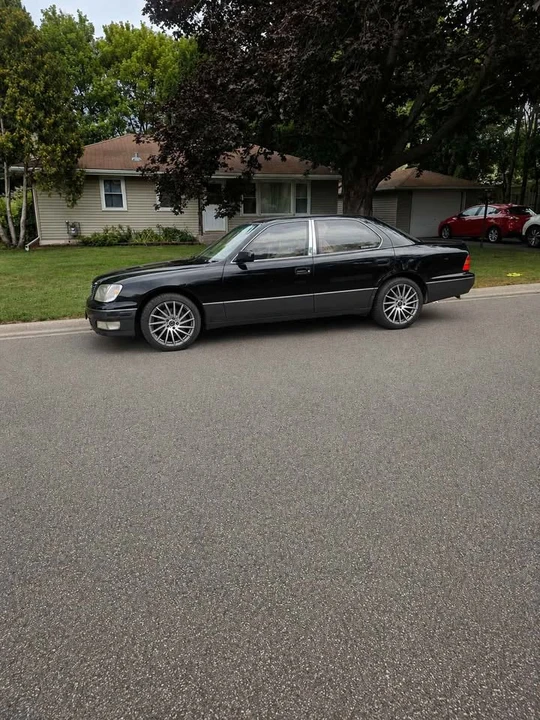 1999 Lexus LS 2nd Gen - Image 6 of 12