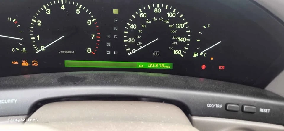 1999 Lexus LS 2nd Gen - Image 17 of 18