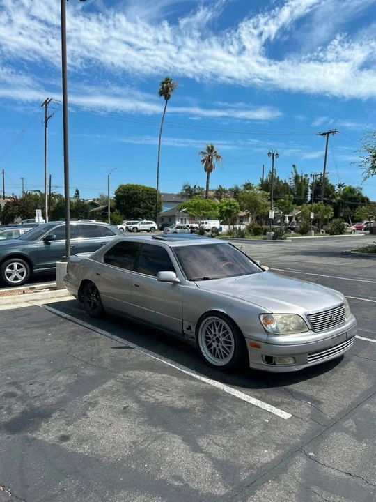 1999 Lexus LS 2nd Gen - Image 11 of 12