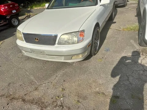 1999 Lexus LS 400 Sedan