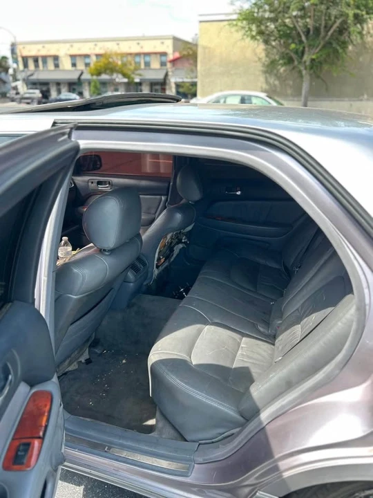 1999 Lexus LS 2nd Gen - Image 5 of 12