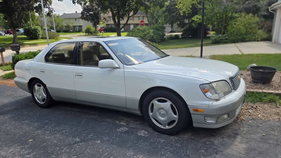1999 Lexus LS 2nd Gen - Image 5 of 18