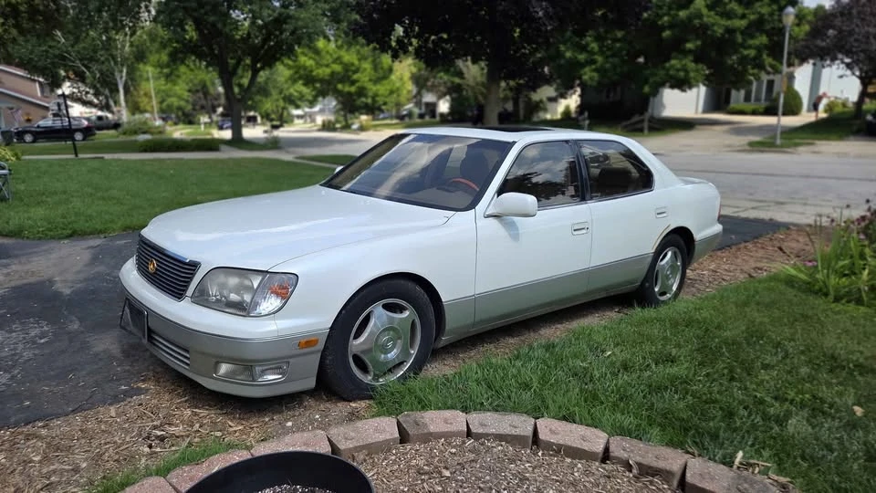 1999 Lexus LS 2nd Gen - Image 2 of 18