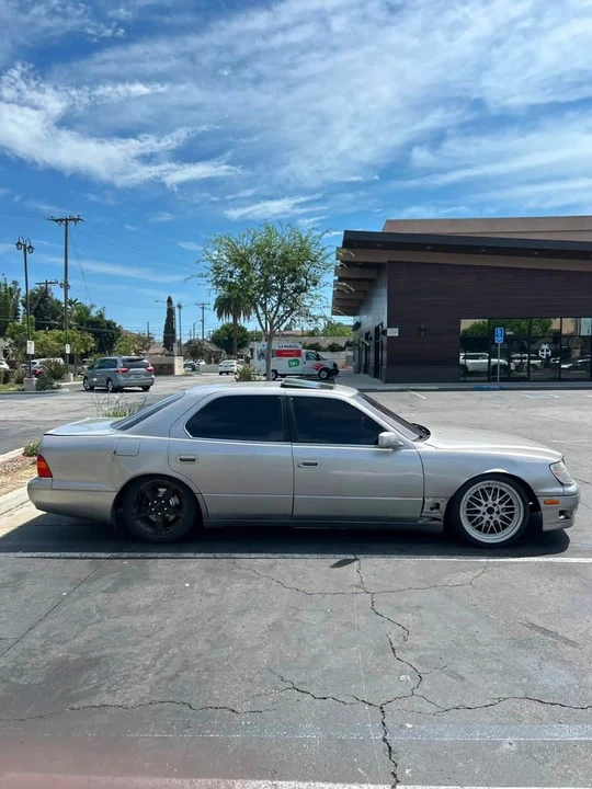 1999 Lexus LS 2nd Gen - Image 10 of 12