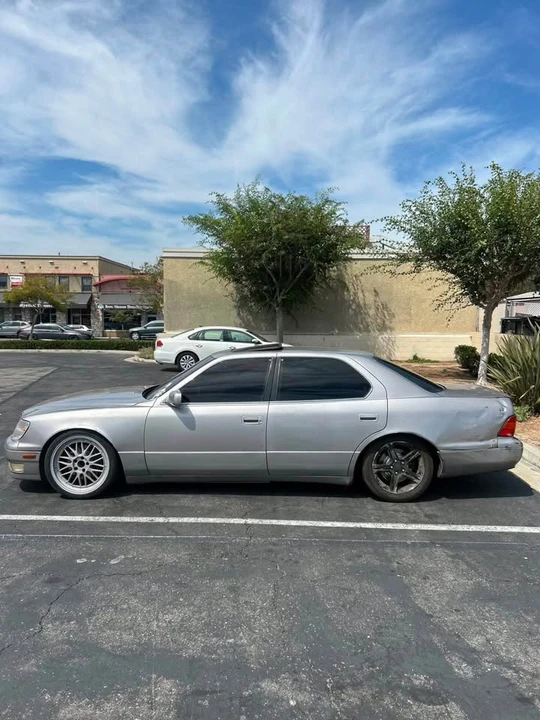 1999 Lexus LS 2nd Gen - Image 7 of 12