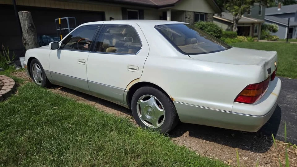 1999 Lexus LS 2nd Gen - Image 8 of 18