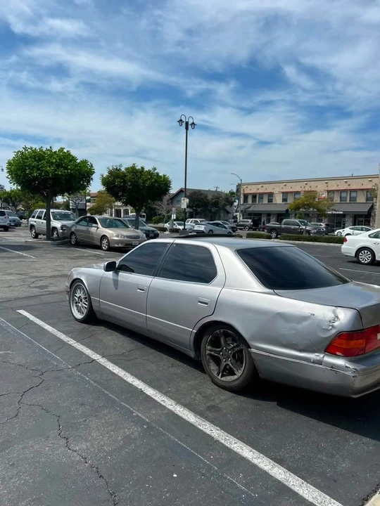 1999 Lexus LS 2nd Gen - Image 8 of 12