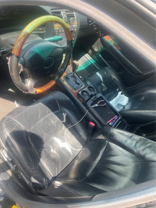 1999 Lexus LS 2nd Gen - Image 2 of 6