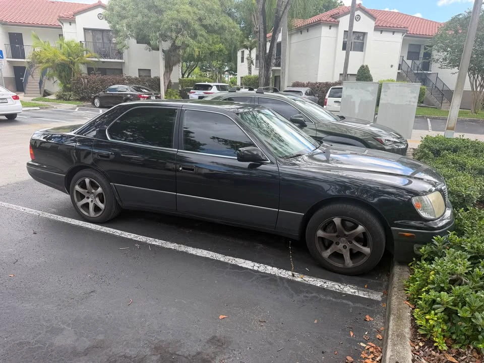 1999 Lexus LS 2nd Gen - Image 3 of 5