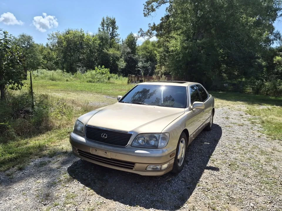 1999 Lexus LS 2nd Gen - Image 2 of 10