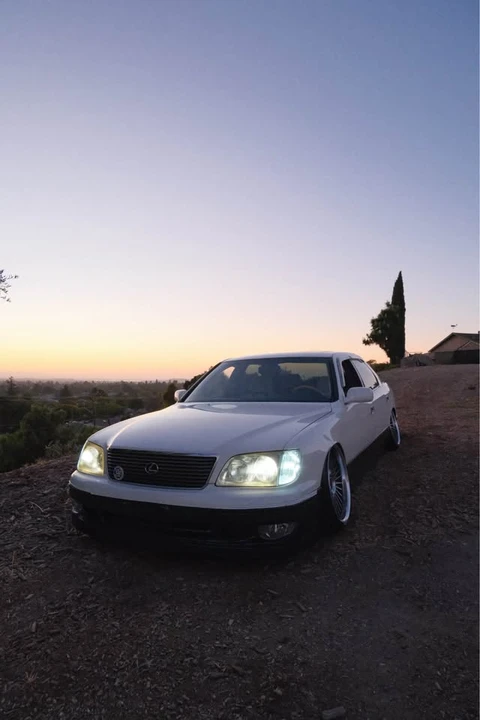 1999 Lexus LS 2nd Gen - Image 2 of 9