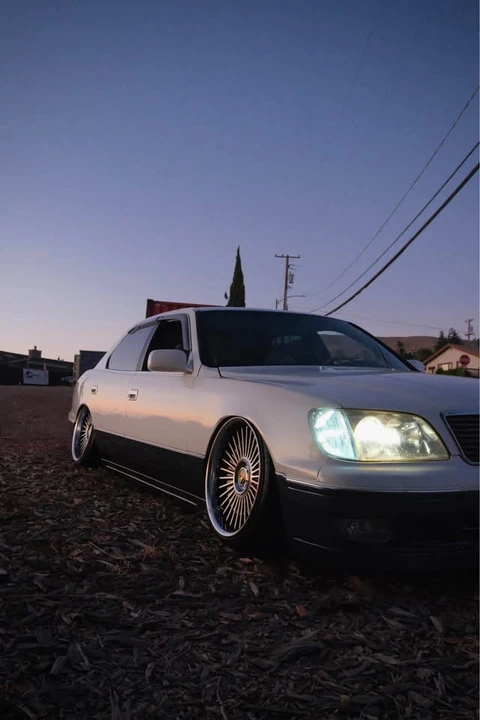 1999 Lexus LS 2nd Gen - Image 5 of 9