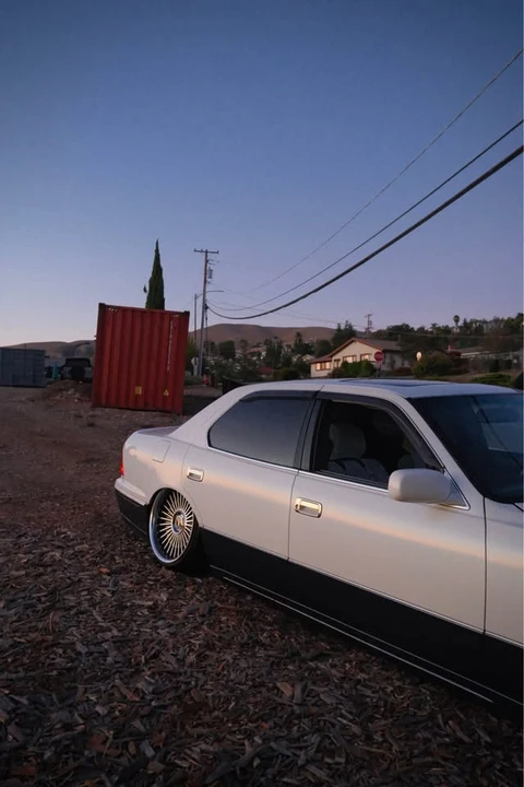 1999 Lexus LS 2nd Gen - Image 6 of 9