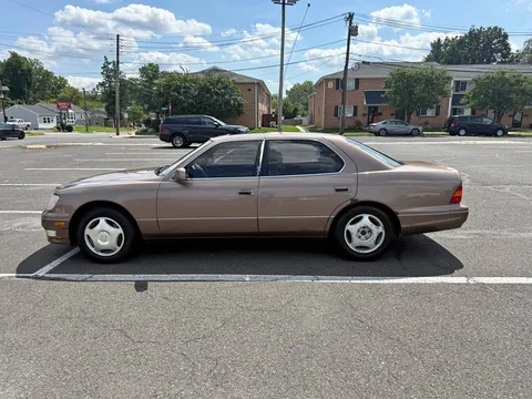 1999 Lexus LS 400 Sedan 4D