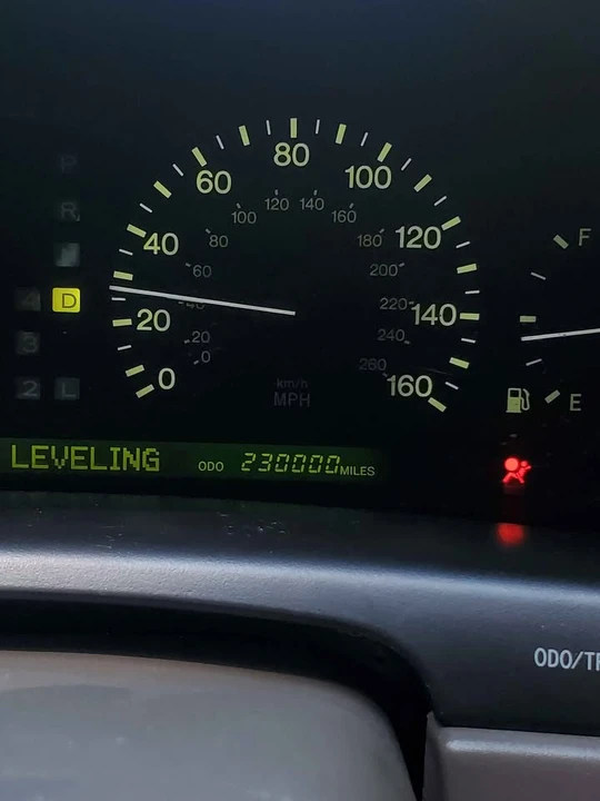 1999 Lexus LS 2nd Gen - Image 7 of 8