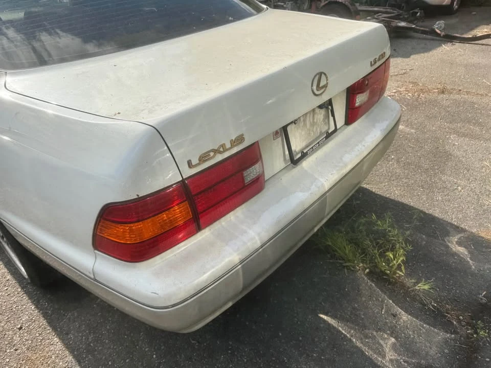 1999 Lexus LS 2nd Gen - Image 3 of 5