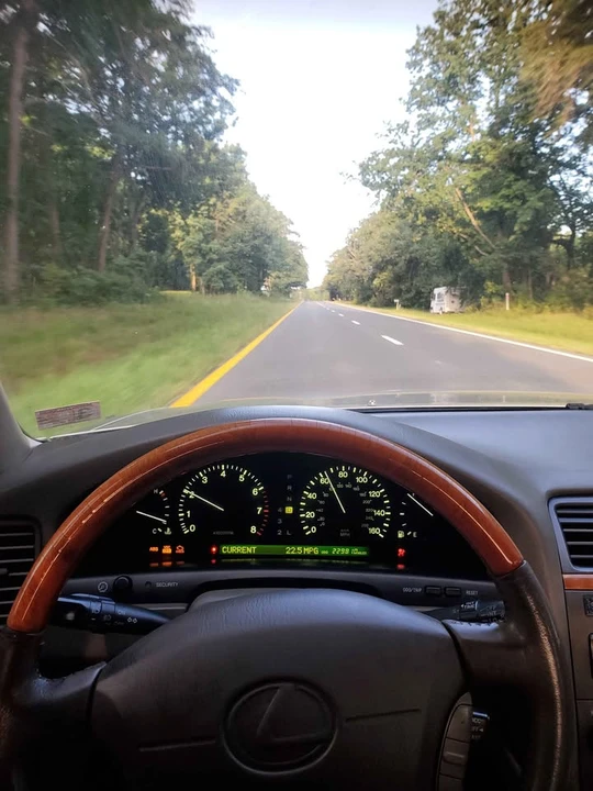 1999 Lexus LS 2nd Gen - Image 6 of 8