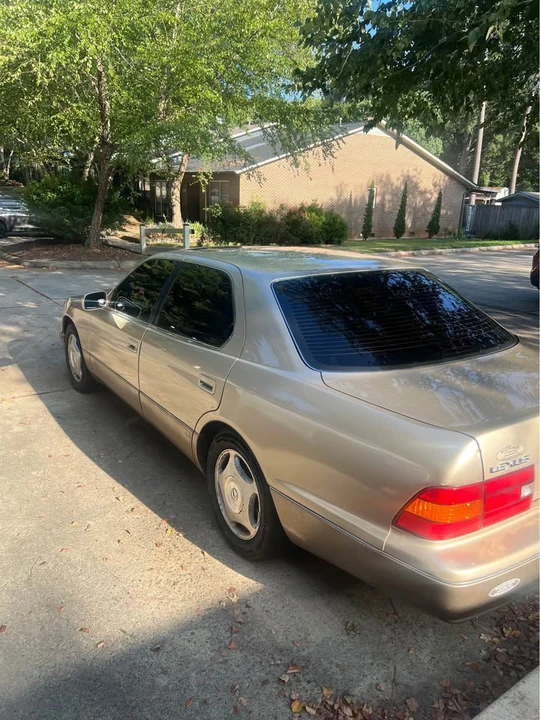 1999 Lexus LS 2nd Gen - Image 2 of 4
