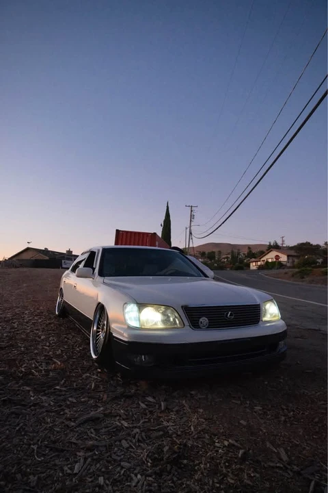 1999 Lexus LS 2nd Gen - Image 4 of 9