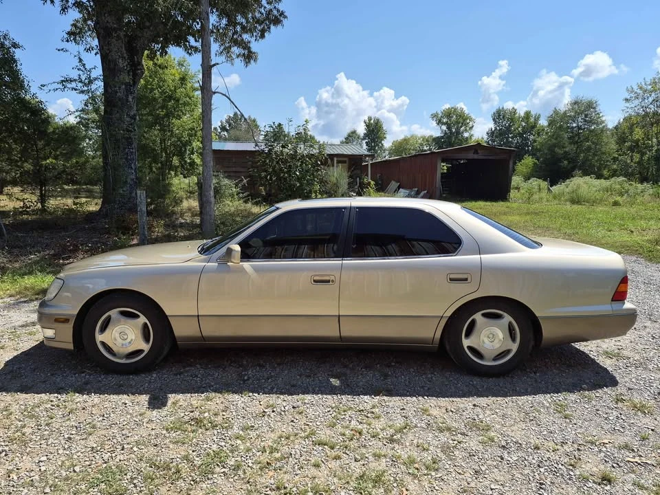 1999 Lexus LS 2nd Gen - Image 3 of 10