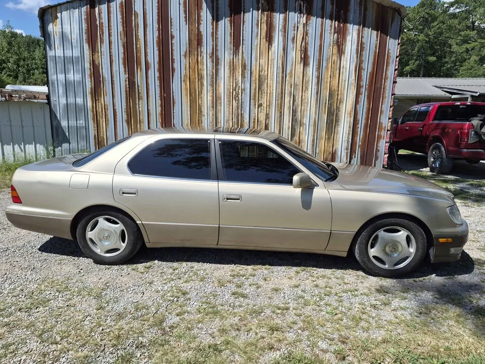 1999 Lexus LS 2nd Gen - Image 4 of 10