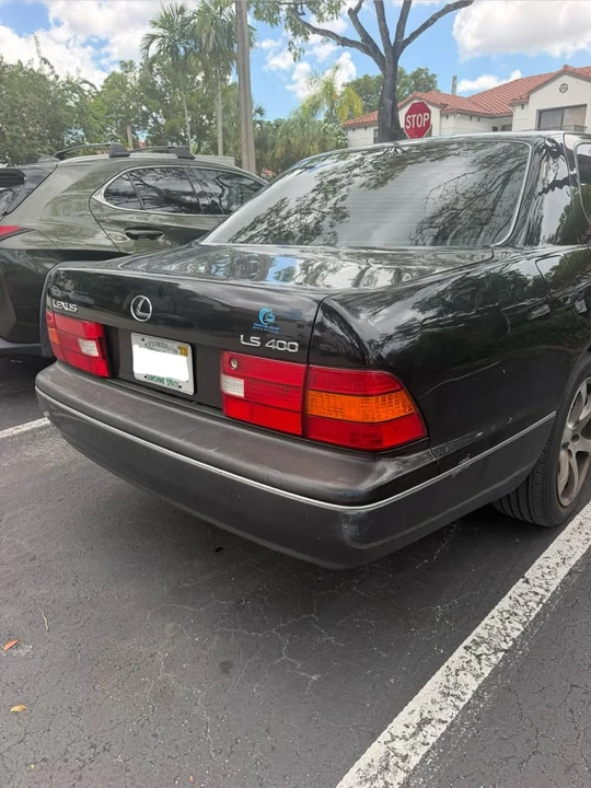 1999 Lexus LS 2nd Gen - Image 4 of 5