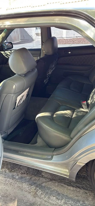 1999 Lexus LS 2nd Gen - Image 4 of 8