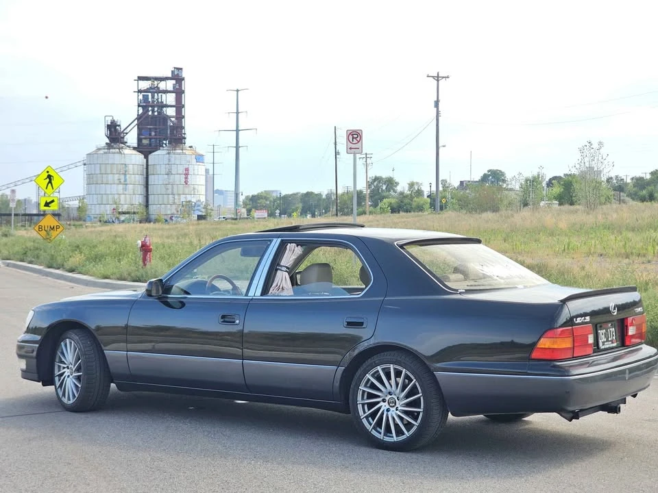 1999 Lexus LS 2nd Gen - Image 4 of 12