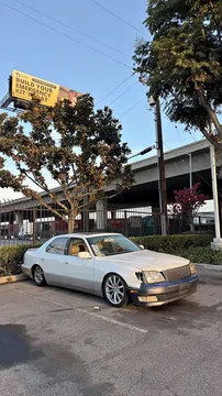 1999 Lexus LS 400 Sedan