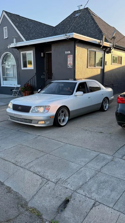 1999 Lexus LS 2nd Gen - Image 3 of 4