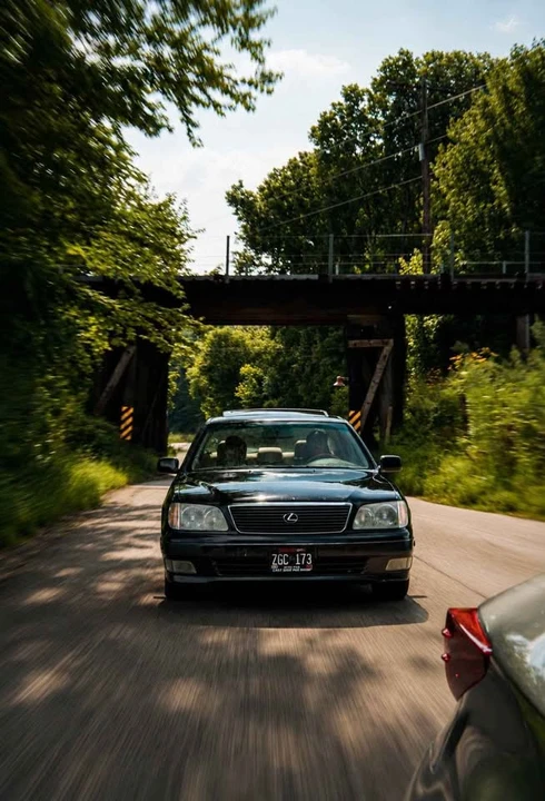 1999 Lexus LS 2nd Gen - Image 9 of 12