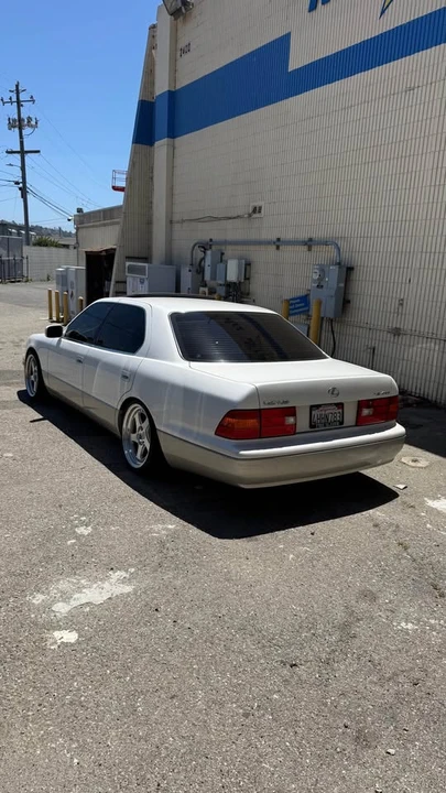 1999 Lexus LS 2nd Gen - Image 2 of 4