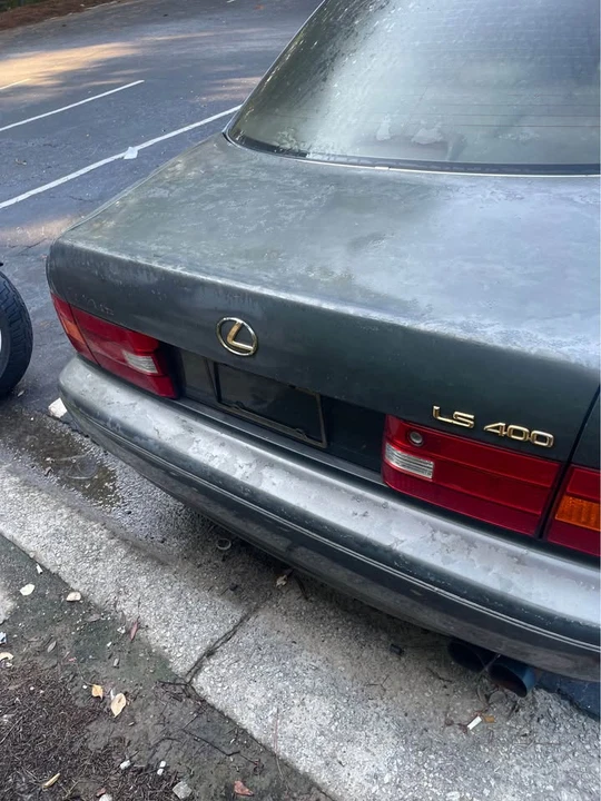 1999 Lexus LS 2nd Gen - Image 5 of 10