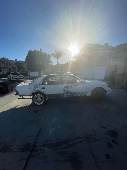1999 Lexus LS 2nd Gen - Image 2 of 12