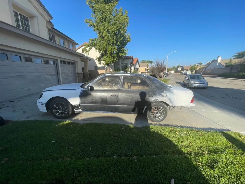 1999 Lexus LS 2nd Gen - Image 11 of 12