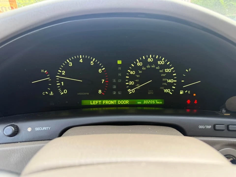 1999 Lexus LS 2nd Gen - Image 20 of 20