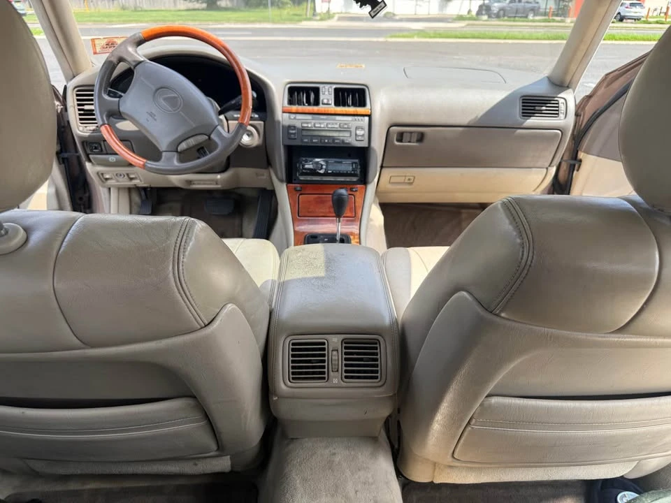 1999 Lexus LS 2nd Gen - Image 19 of 20