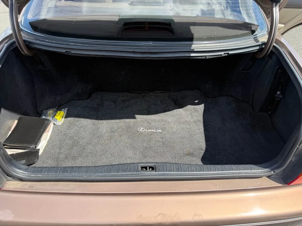 1999 Lexus LS 2nd Gen - Image 17 of 20