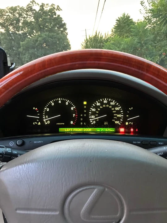 1999 Lexus LS 2nd Gen - Image 7 of 7