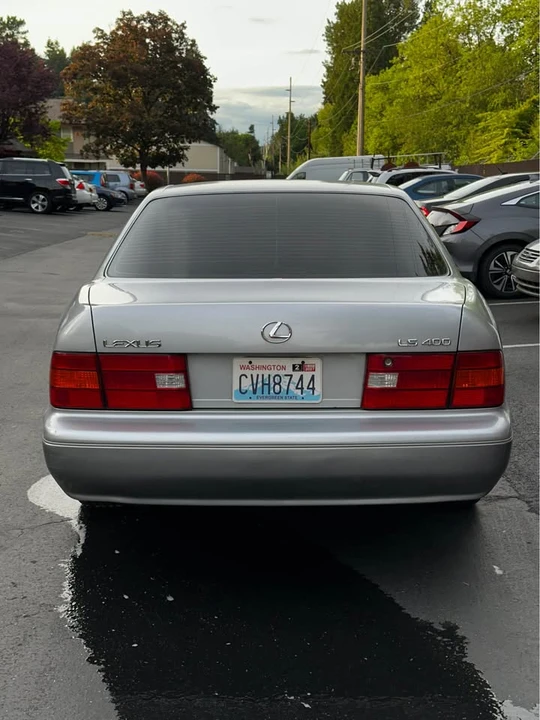 1999 Lexus LS 2nd Gen - Image 3 of 8
