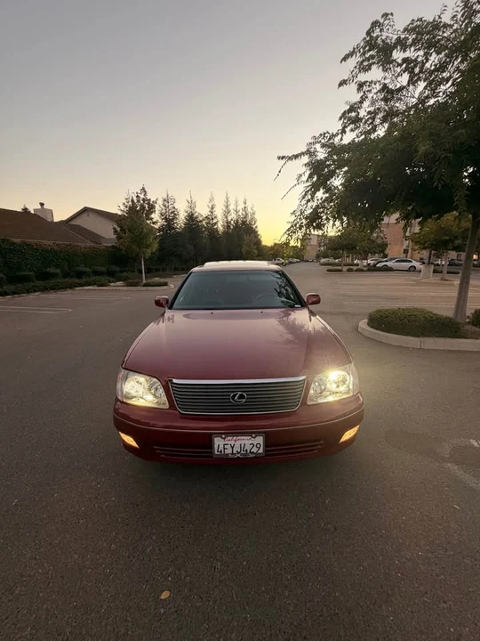 1999 Lexus LS 2nd Gen - Image 5 of 16