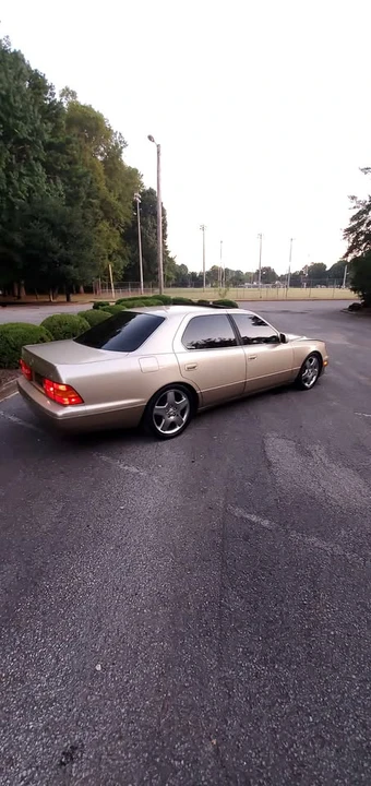 1999 Lexus LS 2nd Gen - Image 4 of 19