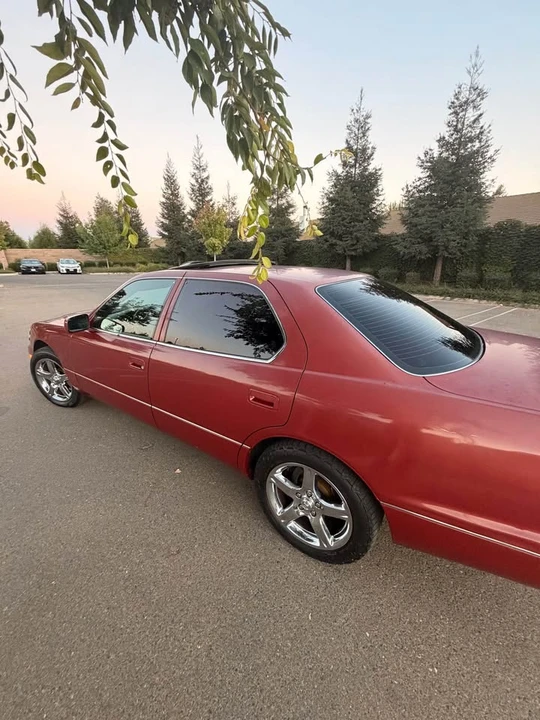 1999 Lexus LS 2nd Gen - Image 2 of 16