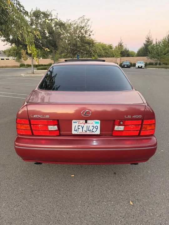 1999 Lexus LS 2nd Gen - Image 3 of 16