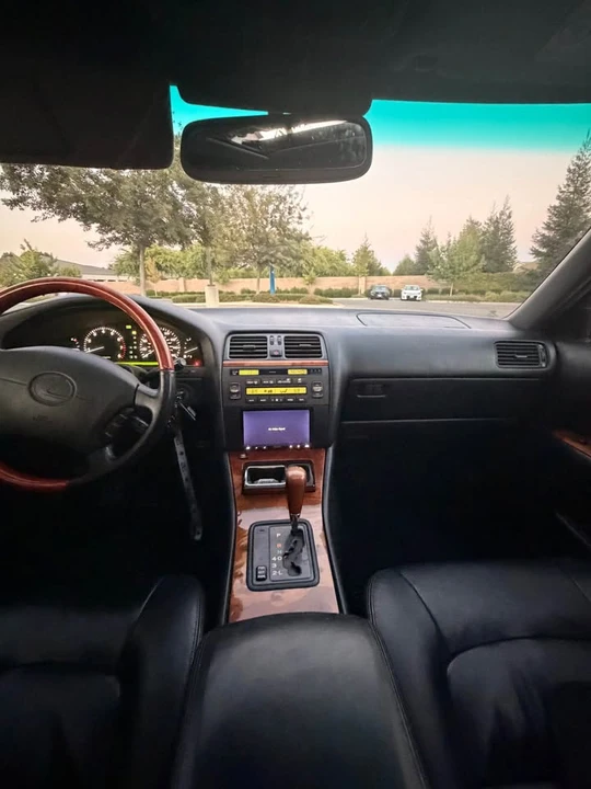 1999 Lexus LS 2nd Gen - Image 8 of 16