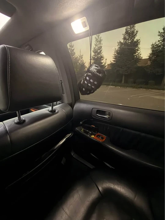1999 Lexus LS 2nd Gen - Image 11 of 16