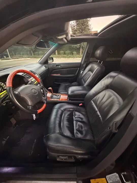 1999 Lexus LS 2nd Gen - Image 9 of 16