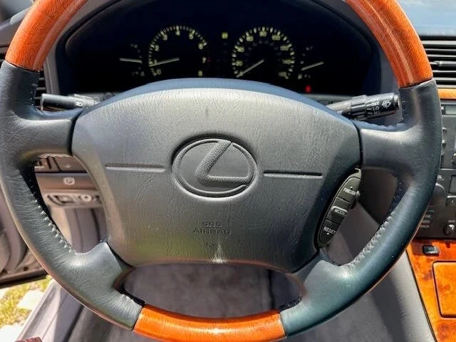 1999 Lexus LS 2nd Gen - Image 18 of 21
